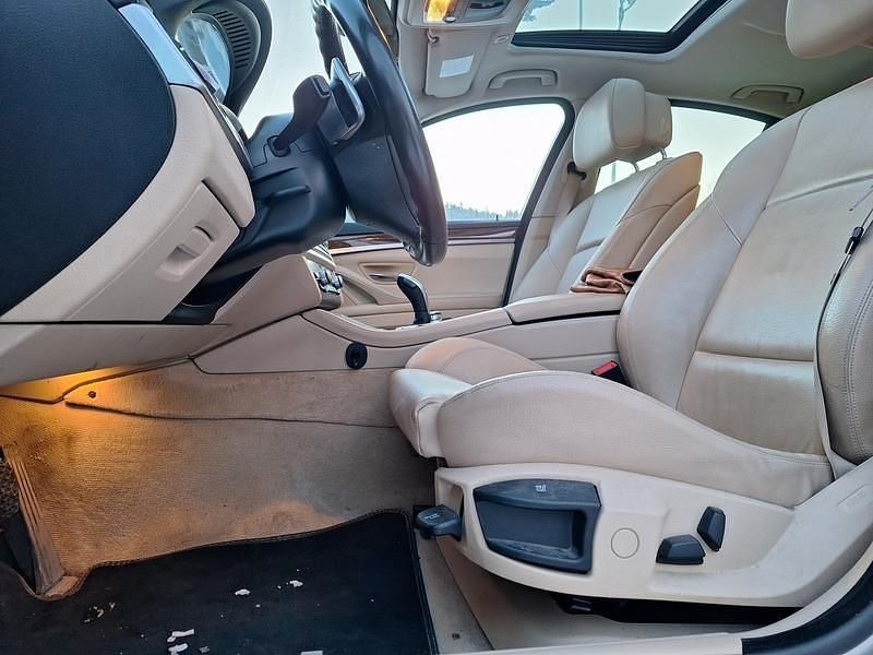 Käytetty BMW 530 Sport Line 258 HP (189 kW) 2013 Sedan