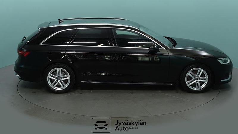 Käytetty Audi A4 Advanced 190 HP (139 kW) 2020 Musta Farmari