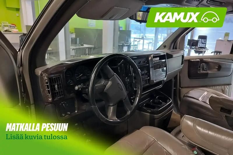 Käytetty Chevrolet Express 314 HP (230 kW) 2003 Hopea / harmaa Van