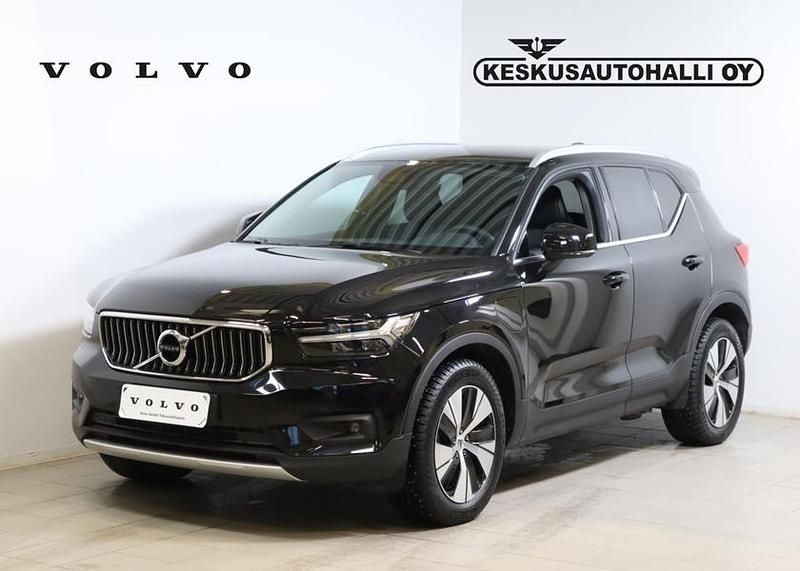 Musta Käytetty 2021 Volvo XC40 Inscription Katumaasturi | 34 650 € (Hieman kallis) - Kuva 1/4