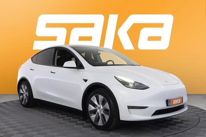 Käytetty 2023 Tesla Model Y Katumaasturi | 37 400 € (Perustarjous) - Kuva 1/3