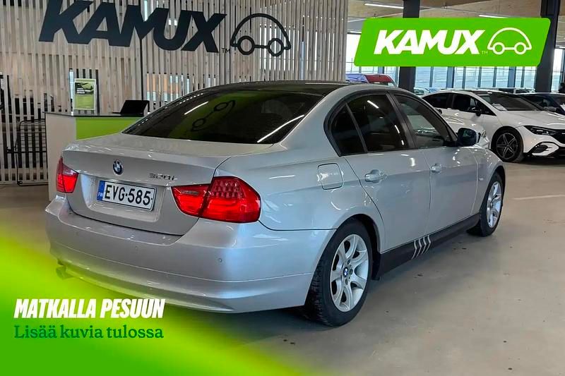 Käytetty BMW 320 170 HP (125 kW) 2009 Hopea / harmaa Sedan
