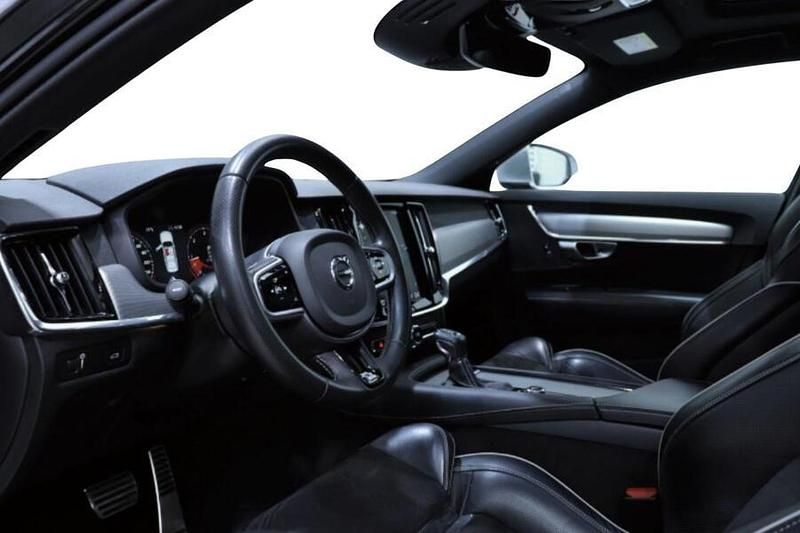 Käytetty Volvo S90 R-Design 200 HP (147 kW) 2018 Sedan