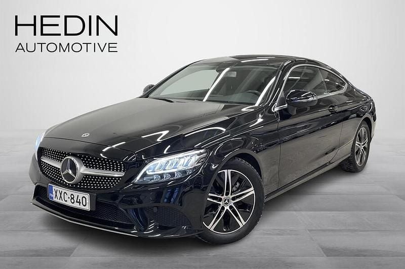 Musta Käytetty 2019 Mercedes C200 Coupe - kaksiovinen | 30 900 € (Hieman kallis) - Kuva 1/4