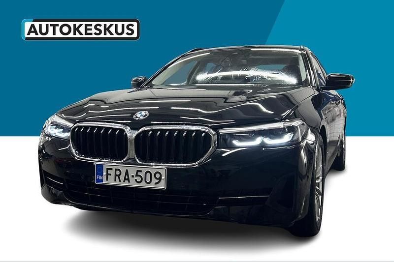 Musta Käytetty 2021 BMW 530e Farmari | 27 790 € (Hyvä tarjous) - Kuva 1/2