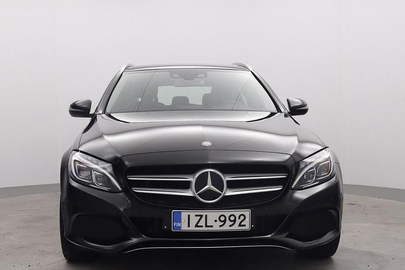 Käytetty Mercedes C350e Business 211 HP (155 kW) 2015 Musta Farmari