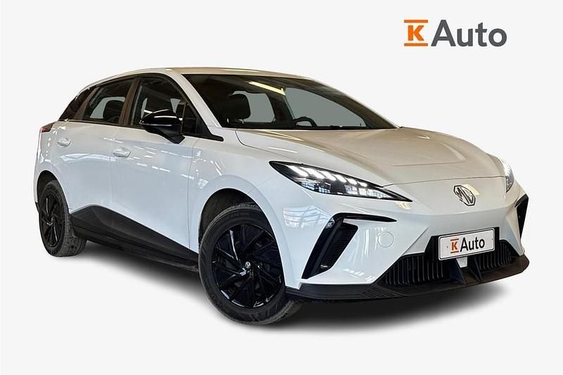 Käytetty MG MG4 EV 125 kW (170 HP) 2023 Valkoinen Viistoperä