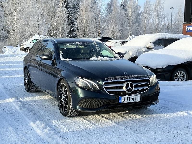 Käytetty Mercedes E220 Business 194 HP (142 kW) 2017 Farmari