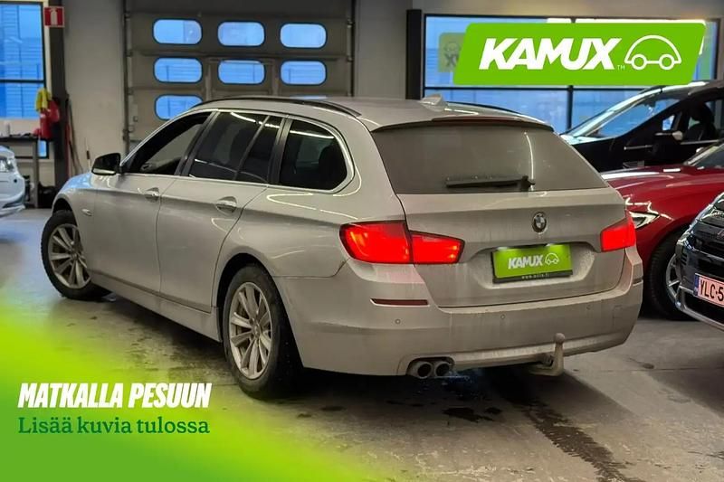 Käytetty BMW 520 Comfort Edition 184 HP (135 kW) 2012 Hopea / harmaa Farmari