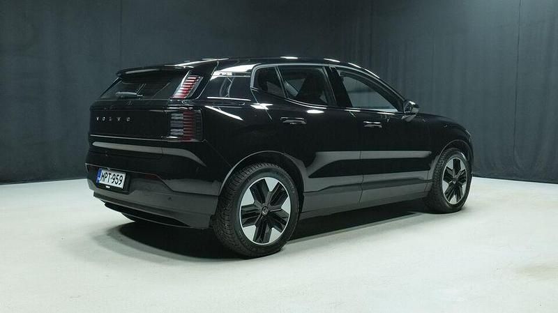 Käytetty Volvo EX30 Core 200 kW (272 HP) 2024 Musta Katumaasturi