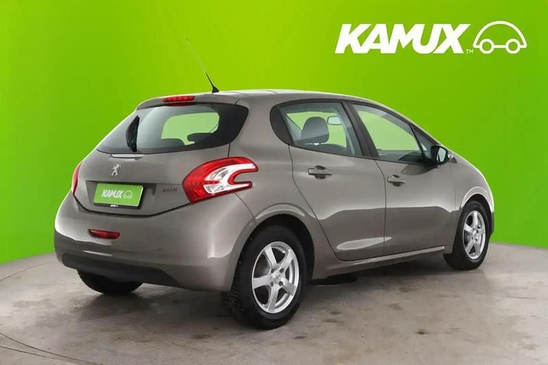 Käytetty Peugeot 208 Active+ 82 HP (60 kW) 2014 Hopea / harmaa Viistoperä