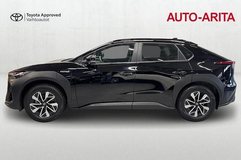 Käytetty Toyota bZ4X Active 160 kW (218 HP) 2024 Musta Katumaasturi
