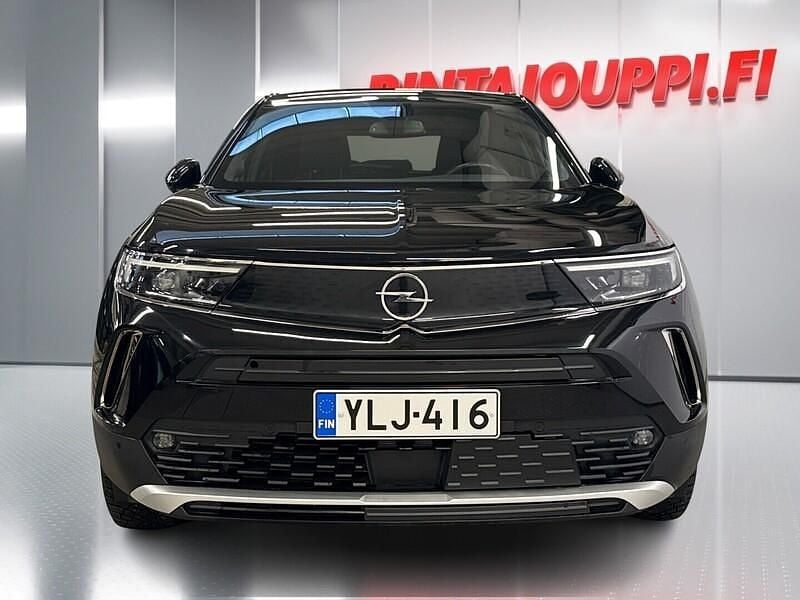 Käytetty Opel Mokka-e Executive 2022 Musta Katumaasturi
