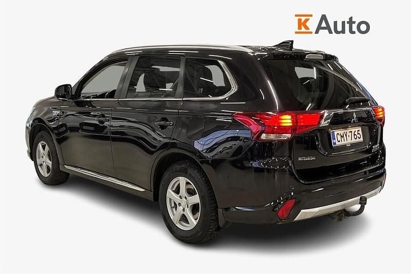 Käytetty Mitsubishi Outlander P-HEV Instyle 121 HP (88 kW) 2016 Farmari