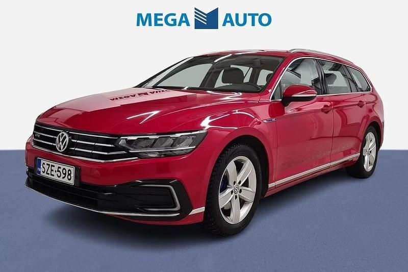 Käytetty VW Passat GTE 218 HP (160 kW) 2020 Punainen Farmari