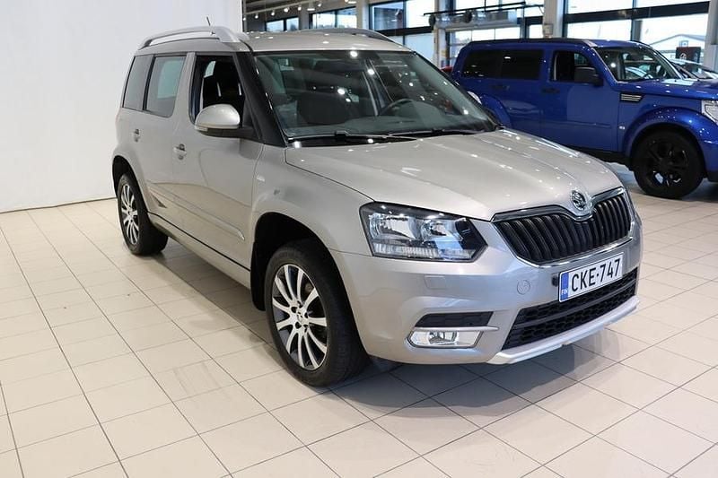 Käytetty Skoda Yeti 110 HP (80 kW) 2016 Ruskea Katumaasturi