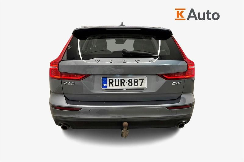 Käytetty Volvo V60 Momentum 190 HP (139 kW) 2019 Harmaa Farmari