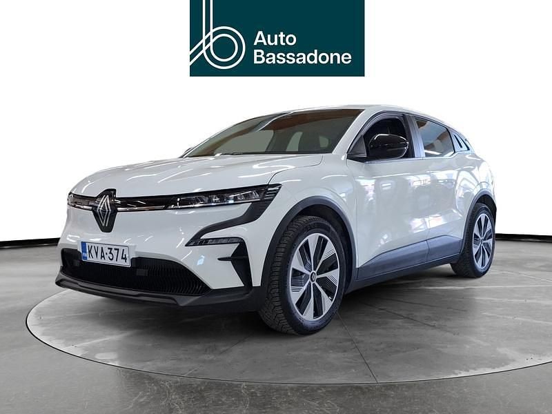 Valkoinen Käytetty 2022 Renault Mégane Evolution Viistoperä | 24 880 € (Perustarjous) - Kuva 1/4