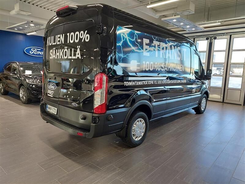 Käytetty Ford E-Transit Trend 183 kW (250 HP) 2023 Musta Van