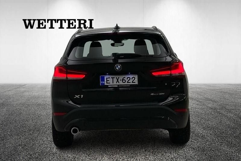Käytetty BMW X1 136 HP (100 kW) 2021 Musta Katumaasturi