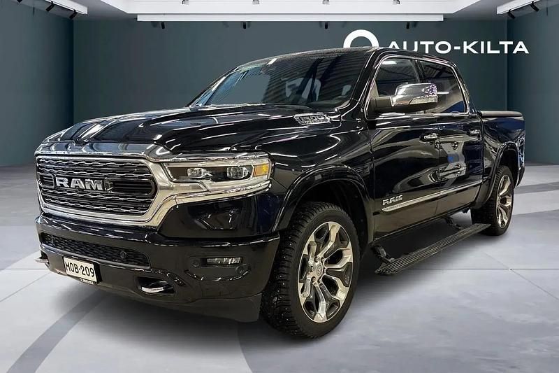 Käytetty RAM 1500 2020 Met. musta Nouto