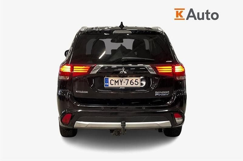 Käytetty Mitsubishi Outlander P-HEV Instyle 121 HP (88 kW) 2016 Farmari
