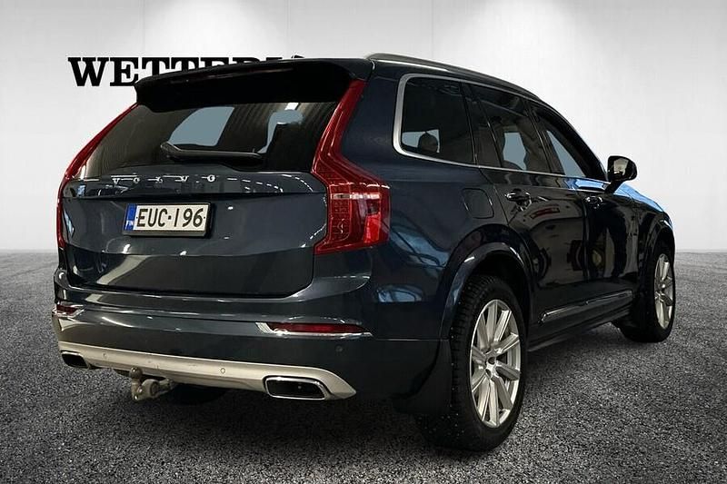 Käytetty Volvo XC90 Inscription 303 HP (222 kW) 2018 Violetti Katumaasturi