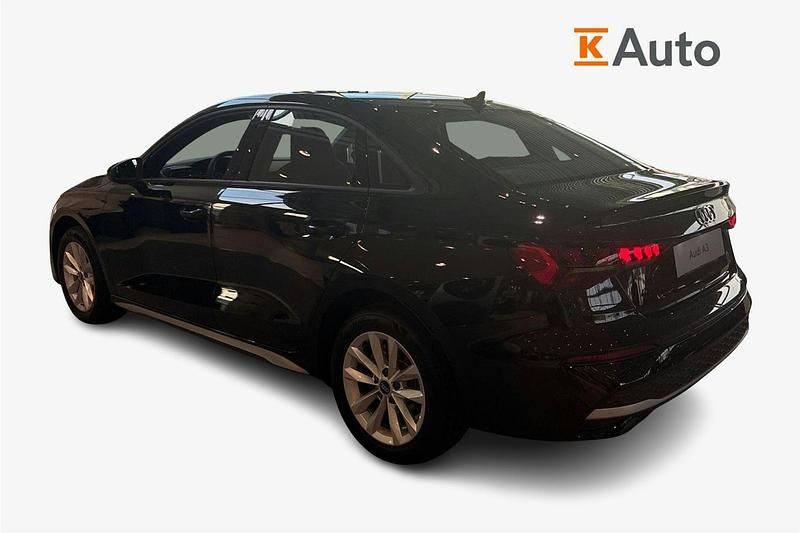 Uusi Audi A3 114 HP (83 kW) 2026 Musta Sedan
