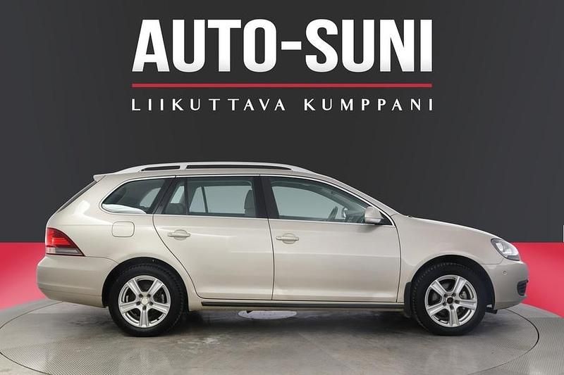 Käytetty VW Golf VII Comfortline 122 HP (89 kW) 2012 Farmari