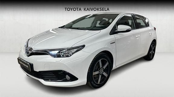 Käytetty Toyota Auris Active 98 HP (72 kW) 2016 Valkoinen Viistoperä