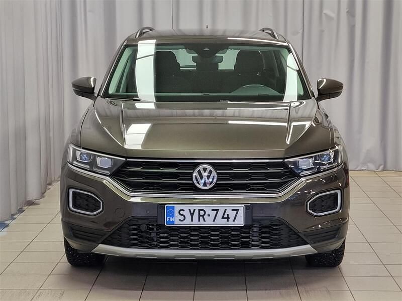 Käytetty VW T-Roc Style 150 HP (110 kW) 2019 Ruskea Katumaasturi