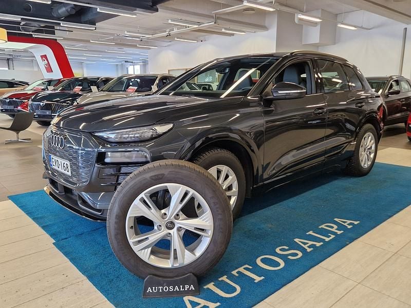Käytetty Audi Q6 e-tron S-Line 285 kW (388 HP) 2025 Harmaa Katumaasturi