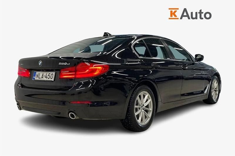Käytetty BMW 520 Comfort Edition 190 HP (139 kW) 2018 Musta Sedan