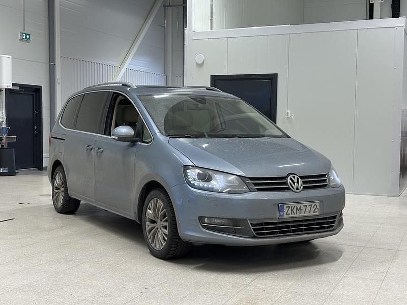 Käytetty 2015 VW Sharan Highline Tila-auto | 17 900 € (Supertarjous) - Kuva 1/2