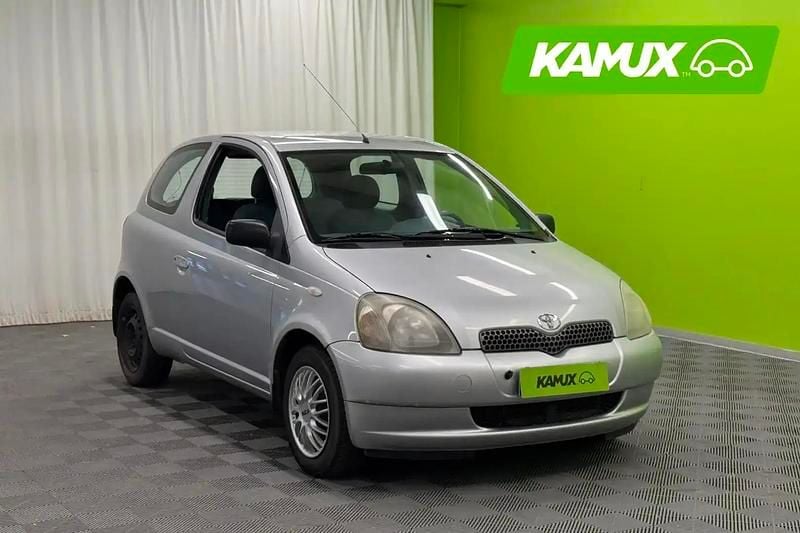 Hopea / harmaa Käytetty 2002 Toyota Yaris Sedan | 1 290 € - Kuva 1/4