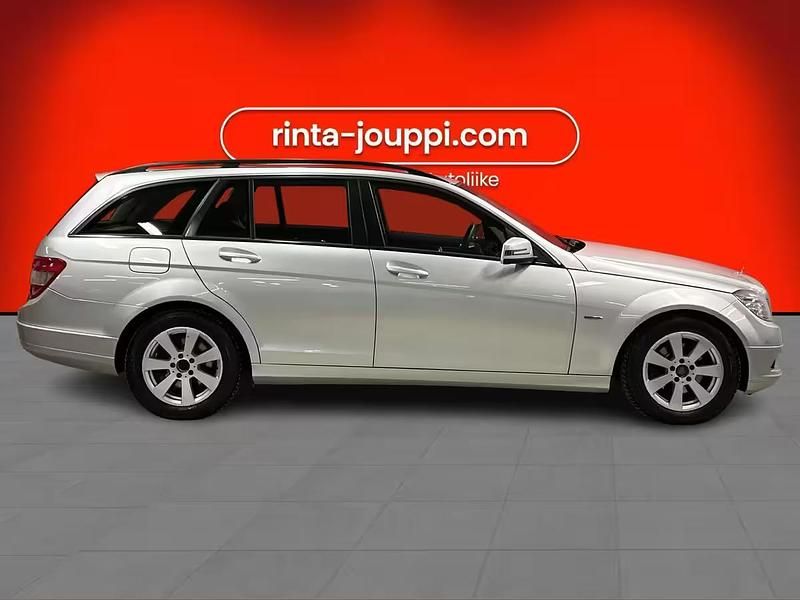 Käytetty Mercedes C220 Avantgarde 231 HP (169 kW) 2010 Musta Farmari
