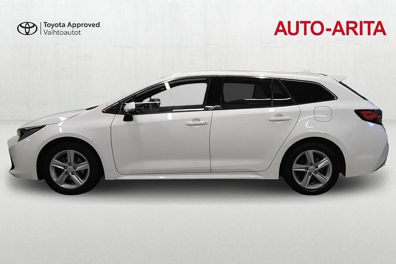 Käytetty Toyota Corolla Edition 122 HP (89 kW) 2022 Valkoinen Farmari