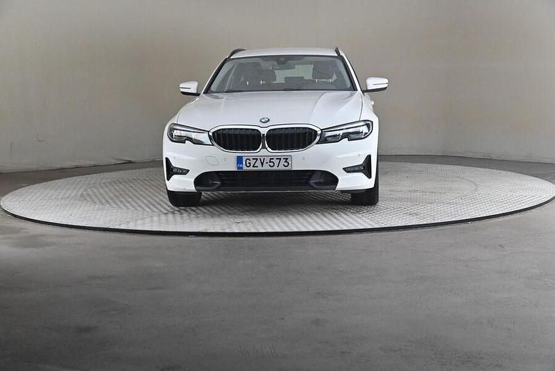 Käytetty BMW 330e Sport Line 292 HP (214 kW) 2021 Farmari