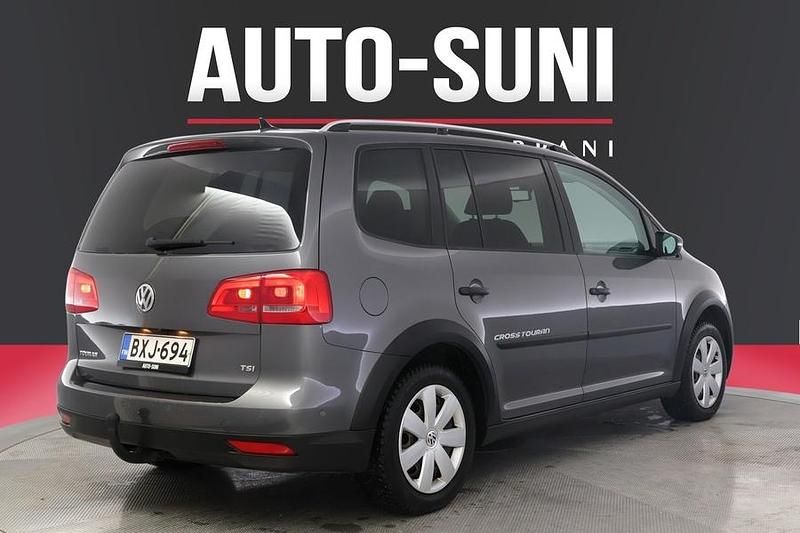 Käytetty VW Touran Cross 140 HP (102 kW) 2011 Tila-auto