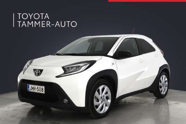 Valkoinen Käytetty 2023 Toyota Aygo Multidrive S Viistoperä | 16 880 € (Perustarjous) - Kuva 1/4