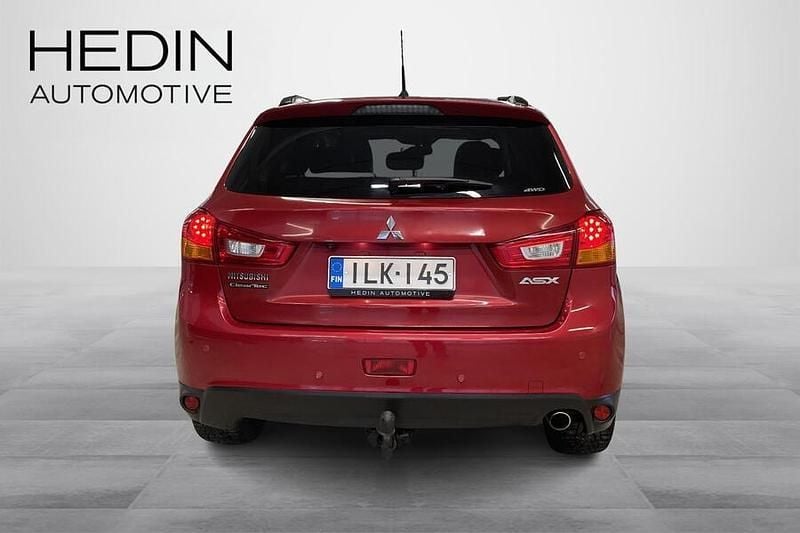 Käytetty Mitsubishi ASX Instyle 116 HP (85 kW) 2013 Punainen Katumaasturi
