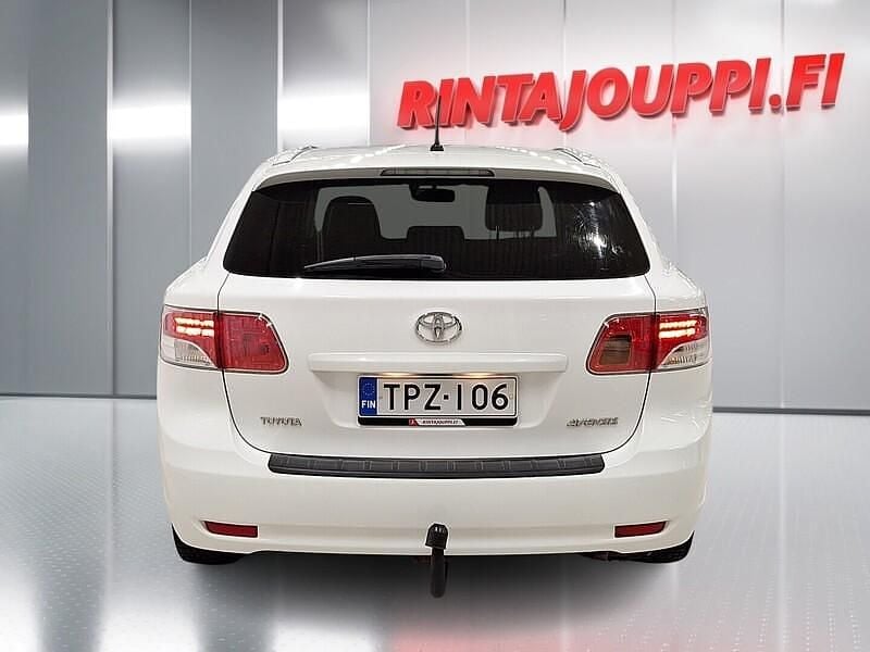 Käytetty Toyota Avensis Multidrive S 147 HP (108 kW) 2011 Valkoinen Farmari
