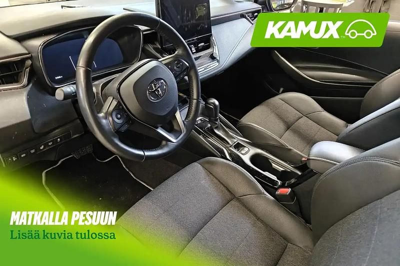 Käytetty Toyota Corolla Edition 140 HP (102 kW) 2024 Sininen Viistoperä