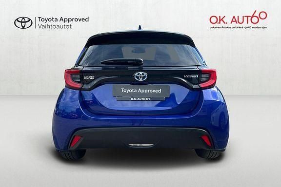 Käytetty Toyota Yaris Style 114 HP (83 kW) 2022 Sininen Viistoperä