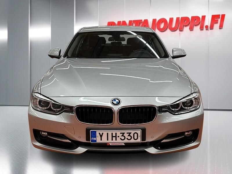 Käytetty BMW 316 Sport Line 136 HP (100 kW) 2013 Sedan