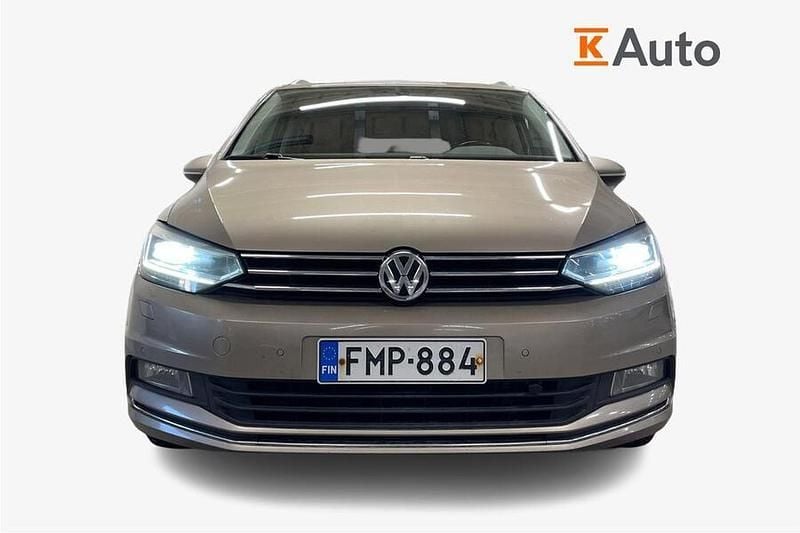 Käytetty VW Touran Highline 150 HP (110 kW) 2017 Tila-auto