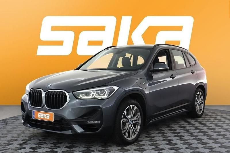 Käytetty BMW X1 Sport Line 220 HP (161 kW) 2022 Katumaasturi