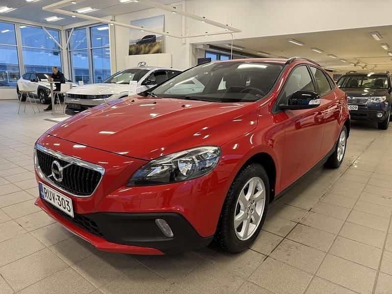Käytetty Volvo V40 Business Edition 150 HP (110 kW) 2017 Punainen Viistoperä