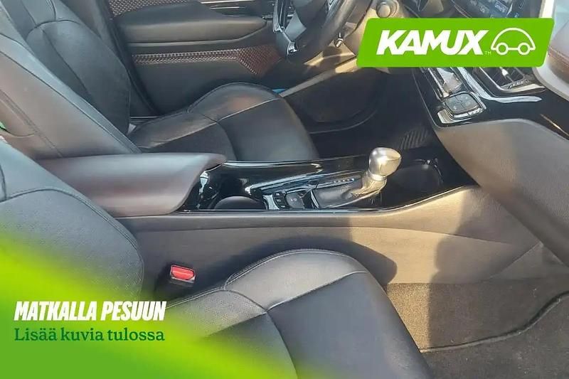 Käytetty Toyota C-HR Premium 98 HP (72 kW) 2017 Valkoinen Katumaasturi