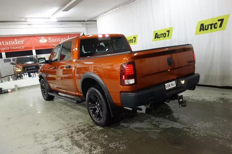 Käytetty Dodge Ram 401 HP (294 kW) 2024 Nouto